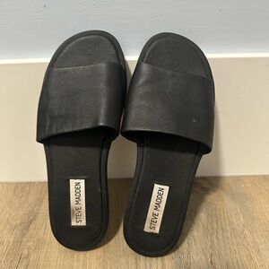 BLACK SANDALS SIZE 6.5 - Petite Width